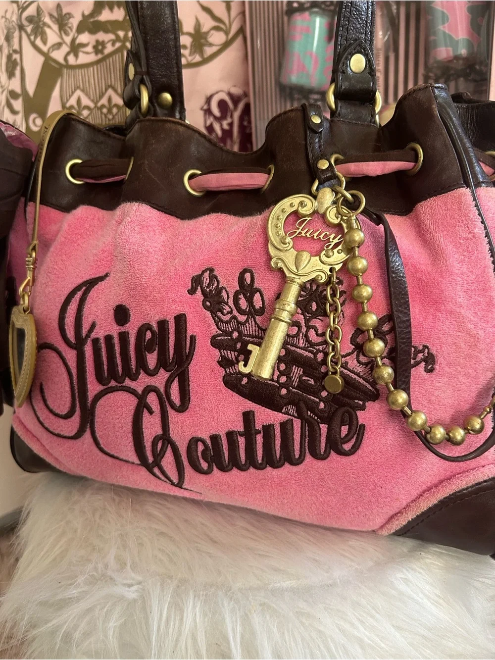 RARE Vintage 2010 Juicy Couture Bubblegum Pink Terry Daydreamer Bag Key Charm - Picture 1 of 16